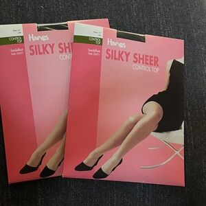 Rare ‘Hanes Silky Sheer’ Control Top Pantyhose. Jet Black. 2 Pairs. E/F.